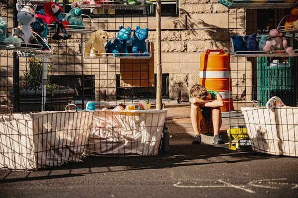 Comment organiser un vide-grenier écologique et solidaire?